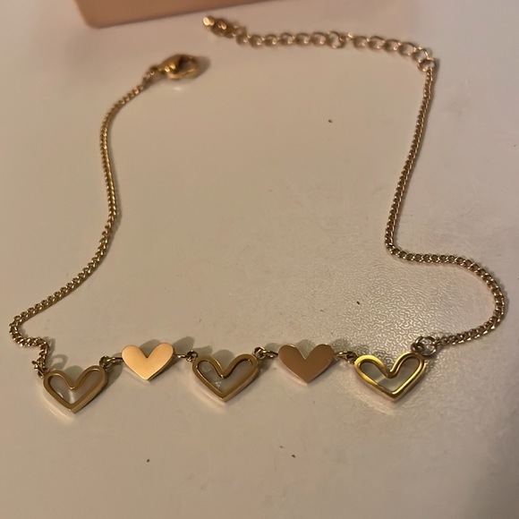 Women’s heart shaped ankle bracelet with white opal center gold tone Jewelry. - Picture 2 of 6